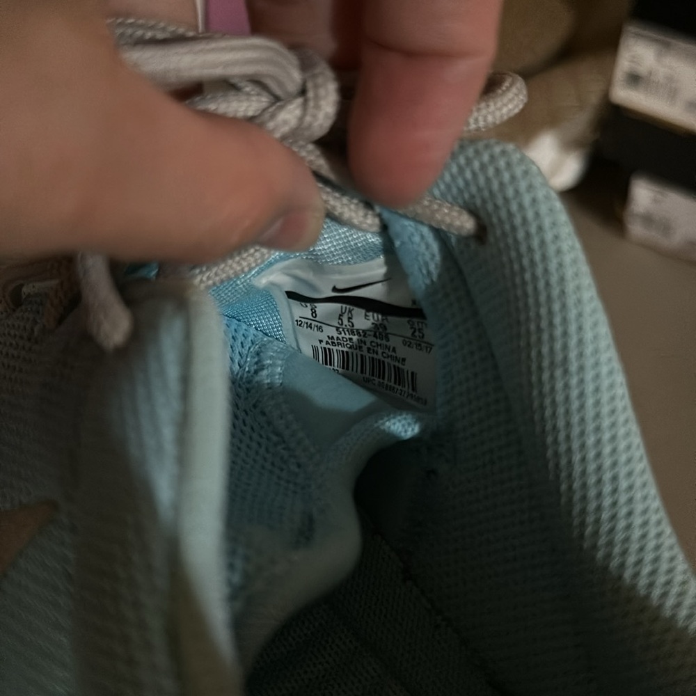 Nike Tiffany blue roshe - Picture 3 of 3